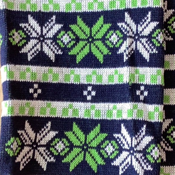 New🏈 NFL Seattle Seahawks scarf with lights. I have 3 of them. Price is for 1. - Picture 4 of 4